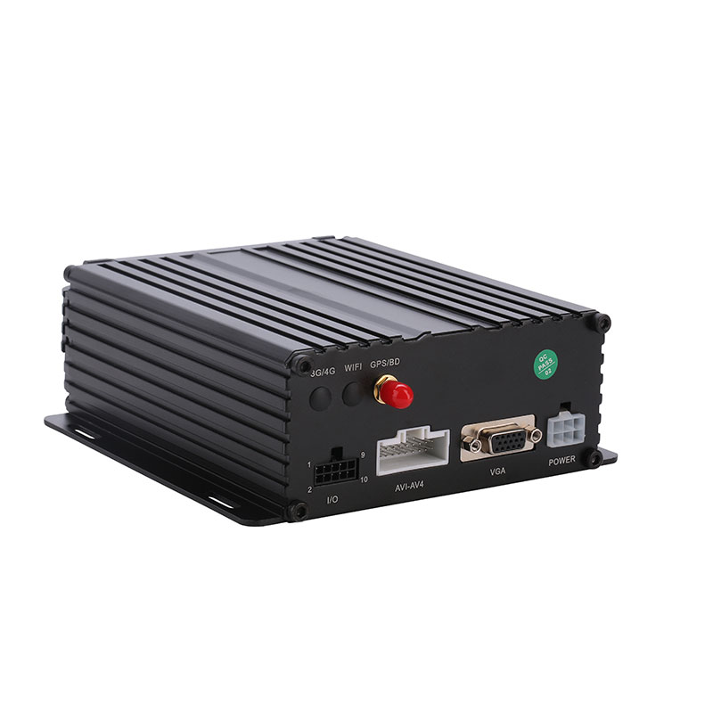 DVR mobil HDD 4CH 720P